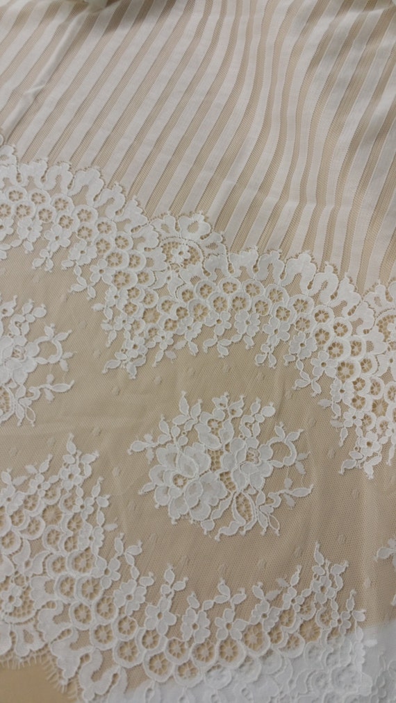 Off White lace fabric, French lace, Chantilly lace Bridal lace Wedding lace White lace Veil lace Scalloped Floral lace Lingerie L656782