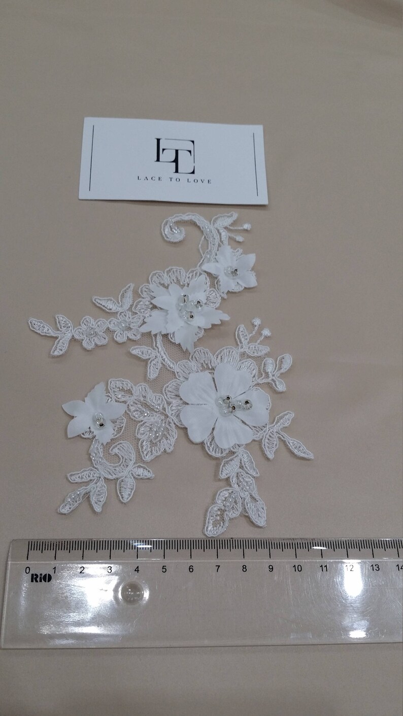 Ivory 3d Lace Armandine
