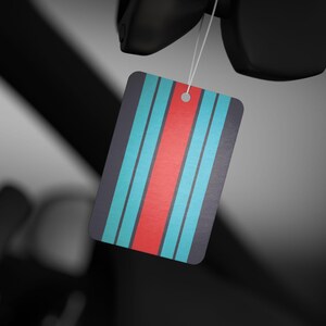 Op Martini Racing geïnspireerde geurende autoluchtverfrisser voor Porsche/Le Mans-fans: dennen, nieuwe auto's en Black Ice-geur afbeelding 4