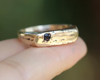 Solid 9ct Gold Sandcast Ring with Black Sapphire – Rustic Men’s Wedding Band