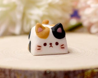 cute artisan keycaps - Calico Kawaii Cat - cat keycaps - Artisan Key Cap - cute keycap - fidget keycaps - fidget toys - fidget keychains