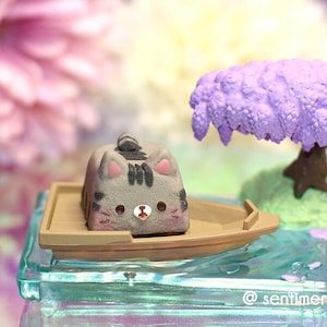 Szary pręgowany kot - Kawaii Cat - Artisan Key Cap - urocze nakładki na klawisze - akcesoria do klawiatury