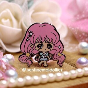 Chibi Fashionista Enamel Pin: Kawaii Starry Girl