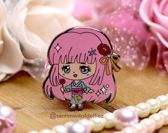 Pin de esmalte Chibi Yukata: Moda de cabello rosa kawaii