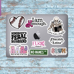 Just one more chapter Sticker, book worm sticker, kindle Sticker, smut sticker, smut romance sticker, Water Bottle Sticker, skeleton sticker imagem 4