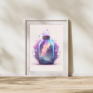 Puede incluir: Un frasco de vidrio con tapa de corcho lleno de una galaxia de colores rosa, azul y morado que gira. El frasco est&aacute; rodeado de flores delicadas y enredaderas, creando una escena caprichosa y m&aacute;gica.