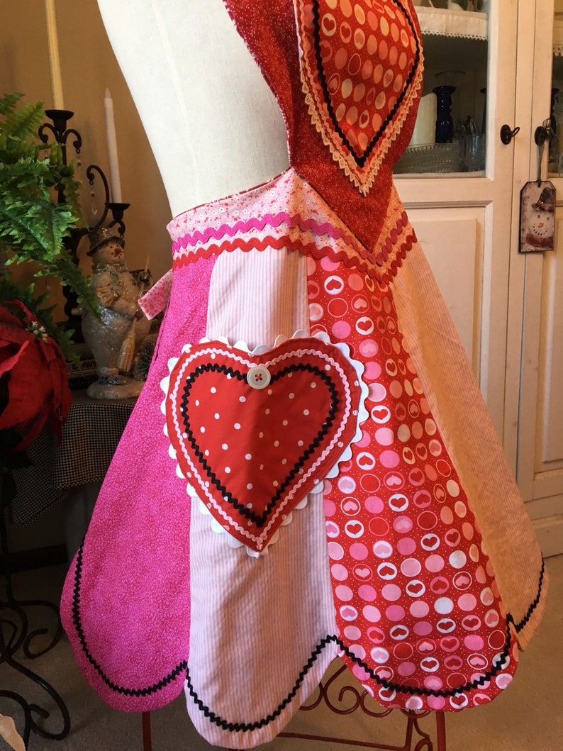 Women's Valentine Apron, Pink, Red, White, Black, Scalloped Hem, Heart Pocket and Bodice, Reversible, The Julie image 8