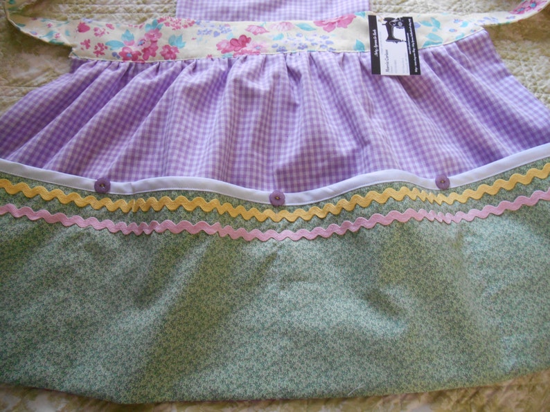 Child's Easter Apron, Size 7-8 Years, Lavender Gingham, Upcycled Easter Napkin, Cobbler Pockets, Reversible, The Vintage Tina image 2