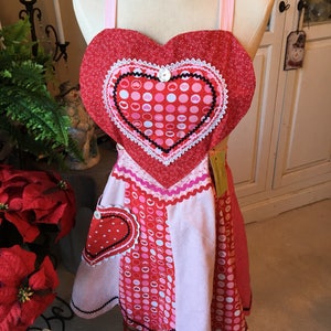 Women's Valentine Apron, Pink, Red, White, Black, Scalloped Hem, Heart Pocket and Bodice, Reversible, The Julie image 10