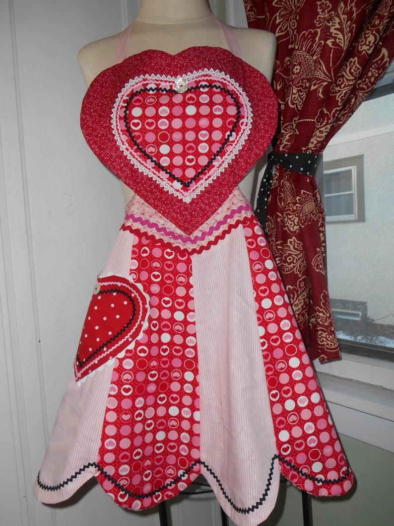 Women's Valentine Apron, Pink, Red, White, Black, Scalloped Hem, Heart Pocket and Bodice, Reversible, The Julie image 3