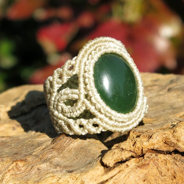 Serpentine Jade macrame ring - Gem therapy, Kundalini energy, Chakra alignment, Cellular regeneration, Earth healing, February birthstone