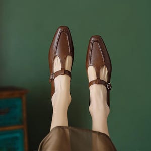 Handmade Women Classic Brown Mary Janes Leather,Office Shoes,Everyday Women Mary Janes,Brown Retro Style Mary Janes,Pointed Closed Toe Shoes