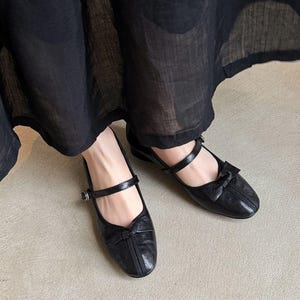 Black Mary Janes Handmade,Ankle Strap Shoe,Gifts For Her,Leather Mary Jane Flats,Elegant Shoes For Womens Office Shoes,Retro Bow Mary Janes