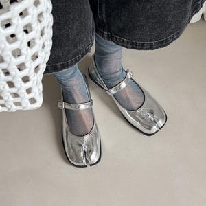 Elegant Leather Silver Tabi Mary Janes,Split Toe Shoes,Handmade Tabi Ballet Shoe,Comfortable Casual Wear Shoe,Vintage Women Mary Janes Flats