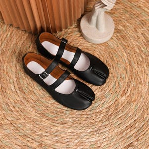 Leather Handmade Black Tabi Split Shoe,Tabi Ballet Shoe,Leather Ankle Strap Shoe,French Foldable Women&#39;s Shoes,Leather Black Tabi Mary Janes
