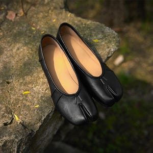 Women&#39;s Black Leather Vintage Tabi Flats,Classic Black Tabi Shoes,Split Toe Ballet Shoes,Soft Tabi Shoes,Tabi Ballerina,Tabi Mary Jane Shoes