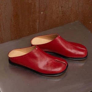 Retro Red Split-toe Flat Loafers,Split-toe Ballet Shoes,French Folding Women&#39;s Shoe,Red Barefoot shoes,Women Leather Handmade Red Tabi Shoes