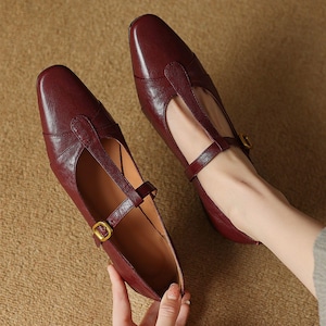 Retro Red T-straps Mary Janes,Women Comfortable Flats,Leather Buckle Flats,Personalized Gifts,Handmade Elegant Shoes,T-strap Leather Ballets