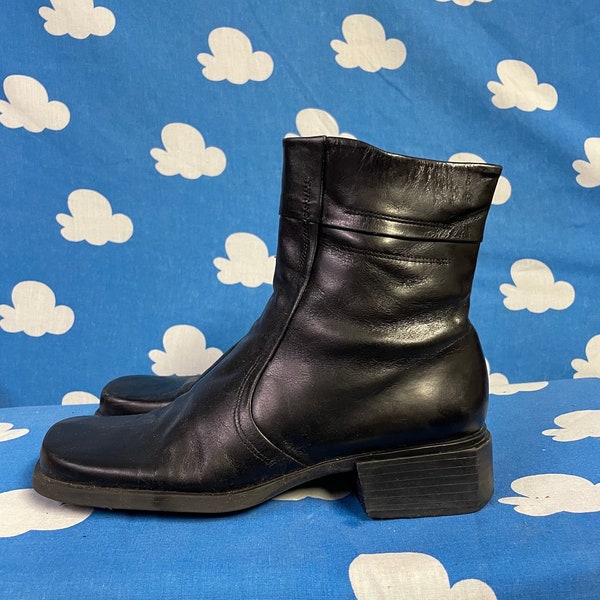 Vintage 90s Nine West Boots / Chunky Black Ankle Boots / Beatle Boot / 90s Ankle Boots