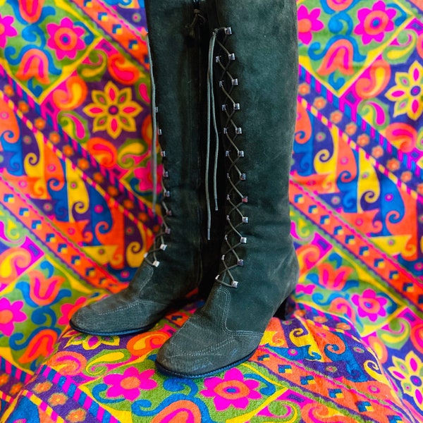 Vintage 60s sage green lace up boots Cobbies 7.5 knee high go go zip up boots wooden heel sleek mod hippie boho style