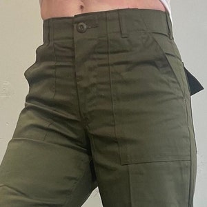 vtg OG 507 UTILITY TROUSERS pants ꕤ ꕤ ꕤ 1981 short capri high waisted olive green military nos 80s fitted og 107 vietnam us army ꕤ 30 x 25