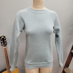 vtg 70s PASTEL BLUE CREWNECK // vintage Pannill small womens robins egg blue speckled lightweight sweatshirt retro cute spring pullover top