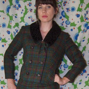 Vintage 1950's Mirramode 2 PIECE Green Pink & Blue PLAID Persian Lamb WOOL Mod Dress Pencil Skirt Suit image 3