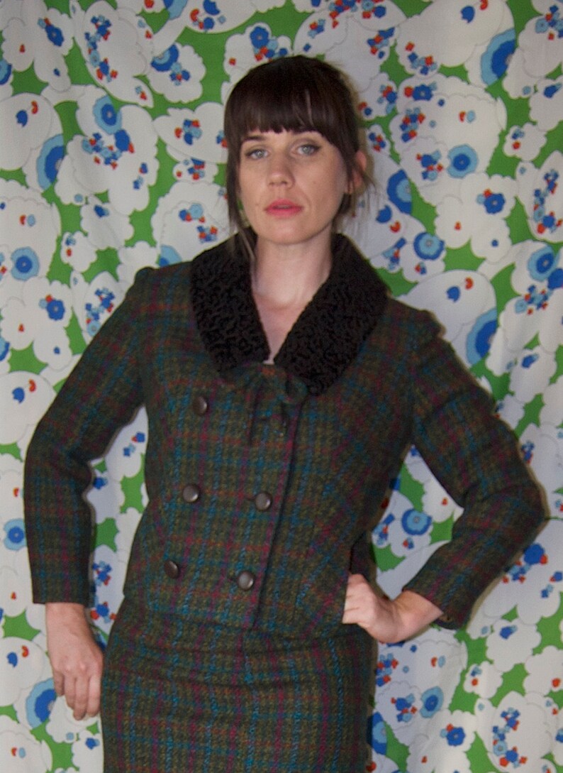 Vintage 1950's Mirramode 2 PIECE Green Pink & Blue PLAID Persian Lamb WOOL Mod Dress Pencil Skirt Suit image 3