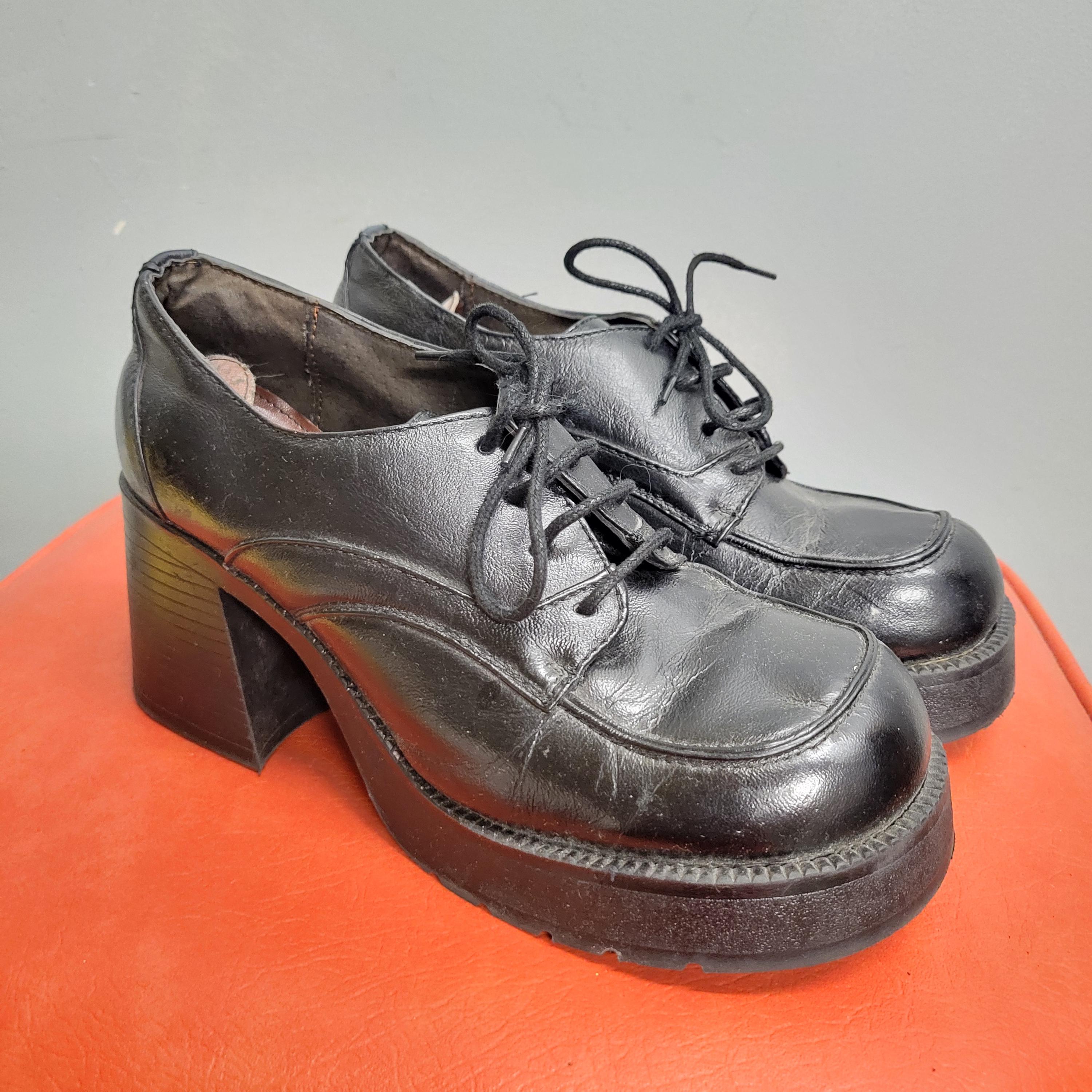 Vtg 90s BLACK LEATHER PLATFORMS, Size 7.5 Modit Womens Grunge Goth