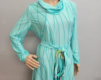 70年代のサイケデリックなカットアウトドレス：ヴィンテージアクト1