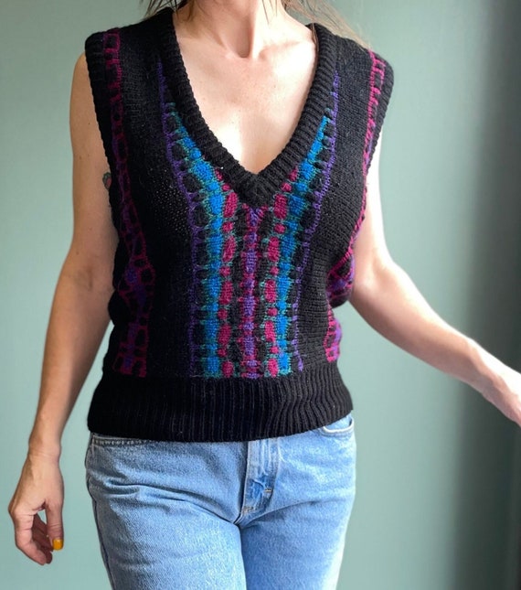 Vintage 80s Deep V Neck Sleeveless Sweater / LeRoy
