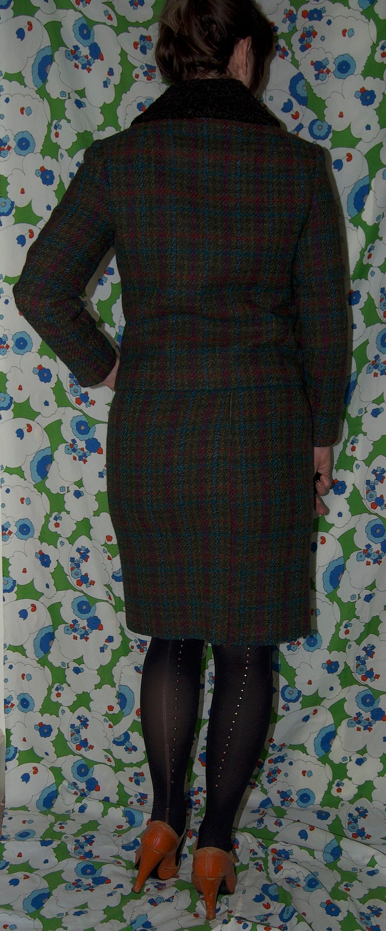 Vintage 1950's Mirramode 2 PIECE Green Pink & Blue PLAID Persian Lamb WOOL Mod Dress Pencil Skirt Suit image 7