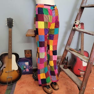 Pantalones de campana vintage de los años 70 con patchwork // Pantalones hippies de algodón indio de Midwest Trading para mujer, talla 26/27, de cintura alta, de colores brillantes, estilo bohemio primaveral