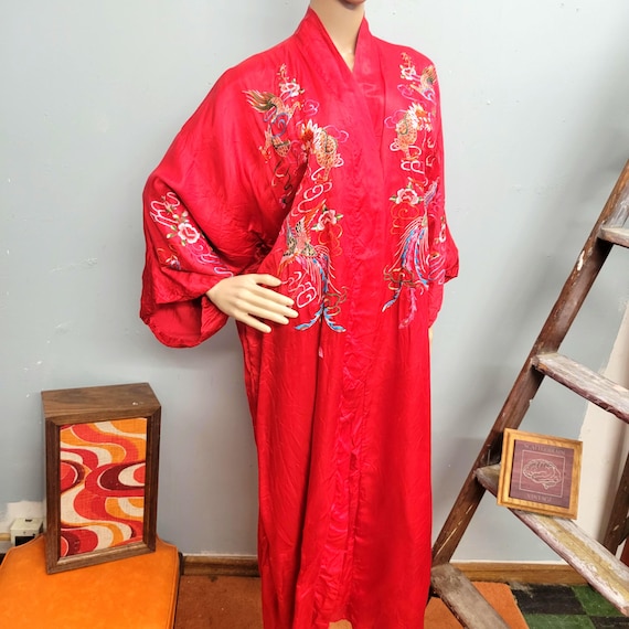 vtg 70s SILK DRAGON ROBE, Flowy Whimsy Style