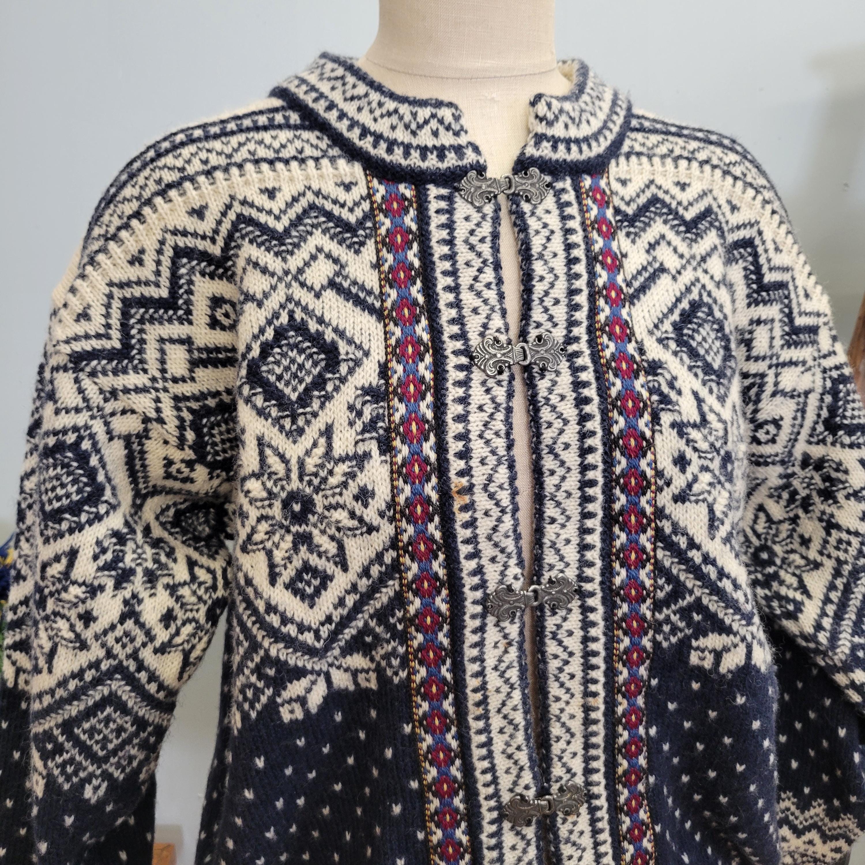 Vtg 90s PATTERNED NORDIC SWEATER // Vintage Wool Devold Small Metal Clasp Geometric Button up Cadigan Grandpa Style Preppy Fair Isle Snow - Etsy Vtg 90s PATTERNED NORDIC SWEATER // Vintage Wool Devold Small Metal Clasp Geometric Button up Cadigan Grandpa Style Preppy Fair Isle Snow - Etsy