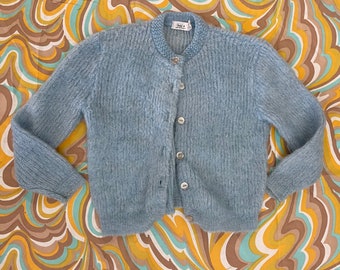 Cardigan en mohair SEARS pour tout-petits vintage des années 60, pull bleu duveteux bébé taille 6 enfants, pull habillé pastel unisexe rétro cool pour enfants