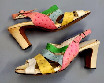 Sandalias vintage de tiras en tonos pastel de los años 60: Plataformas de piel de avestruz de Johansen