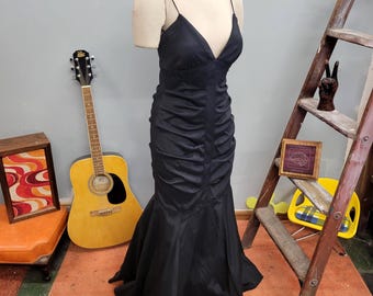 Abito da sirena nero vintage anni '90: abito lungo sexy con scollo a V vintage Xscape per eventi formali, taglia 10, stile gotico in lycra