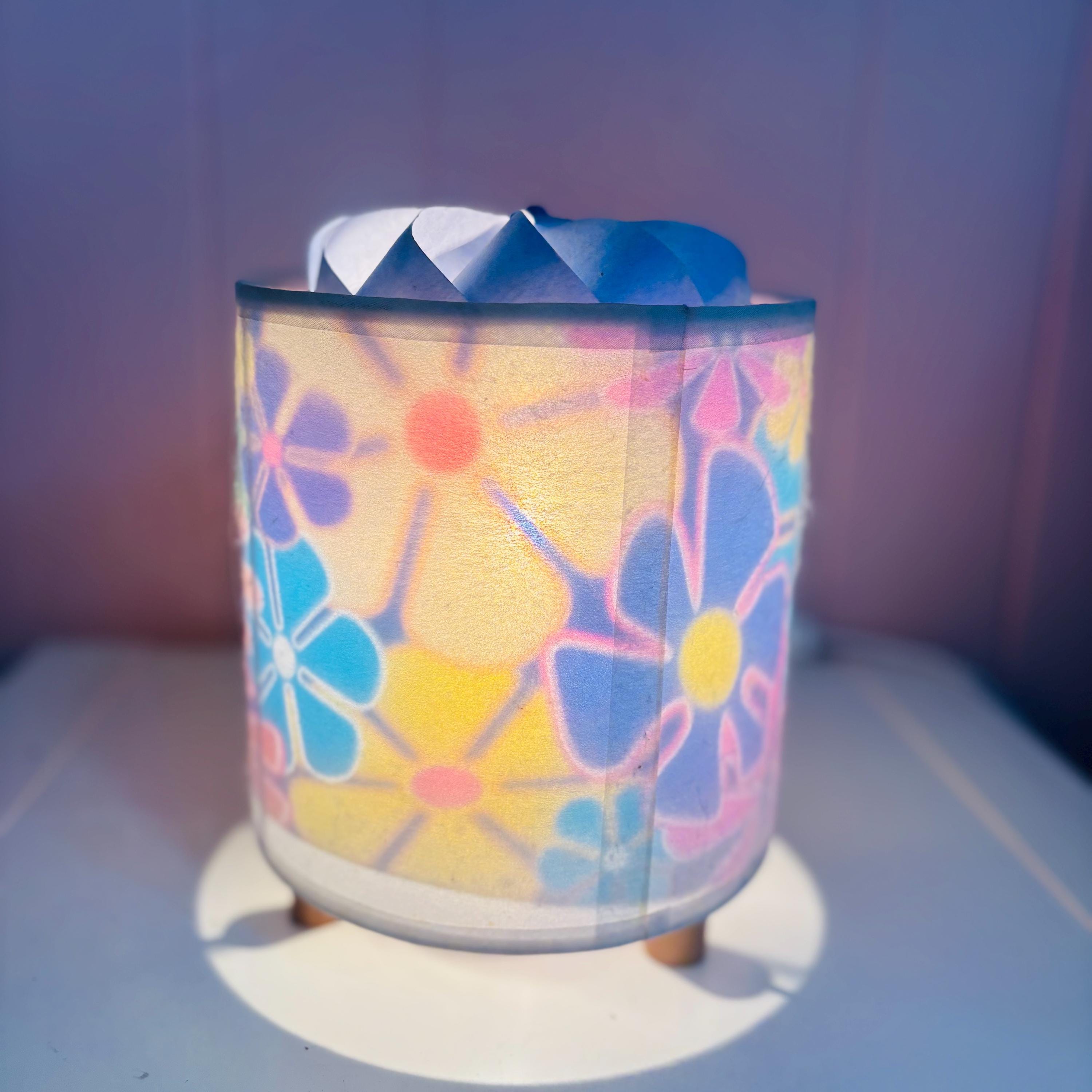 VTG 90s Flower Power Spinning Lamp, Projected Lights Mood Setter