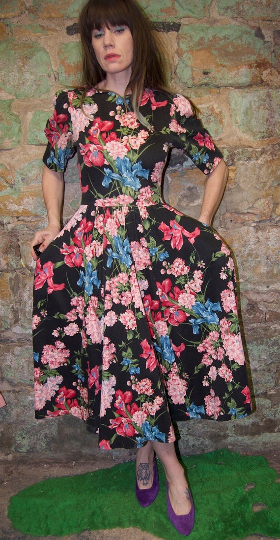 SALE! Vintage 80s Black Floral Dress / Garden Dre… - image 10