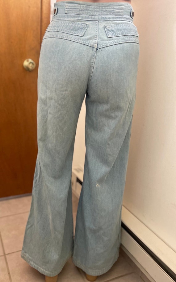 Vintage 70s High Waisted Bell Bottoms / Light Wash Flare Leg Jeans