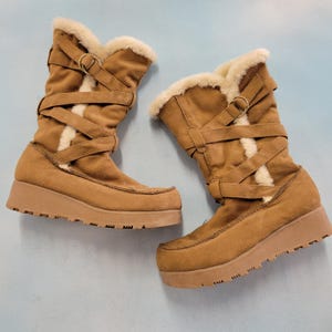 90s Suede Platform Boots: Vintage Fur Trimmed Lace-Up Moccasin