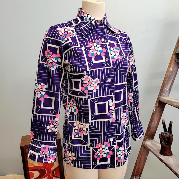 vtg 70s Iconic FLOWER POWER Psychedelic BLOUSE, Groovy Far Out