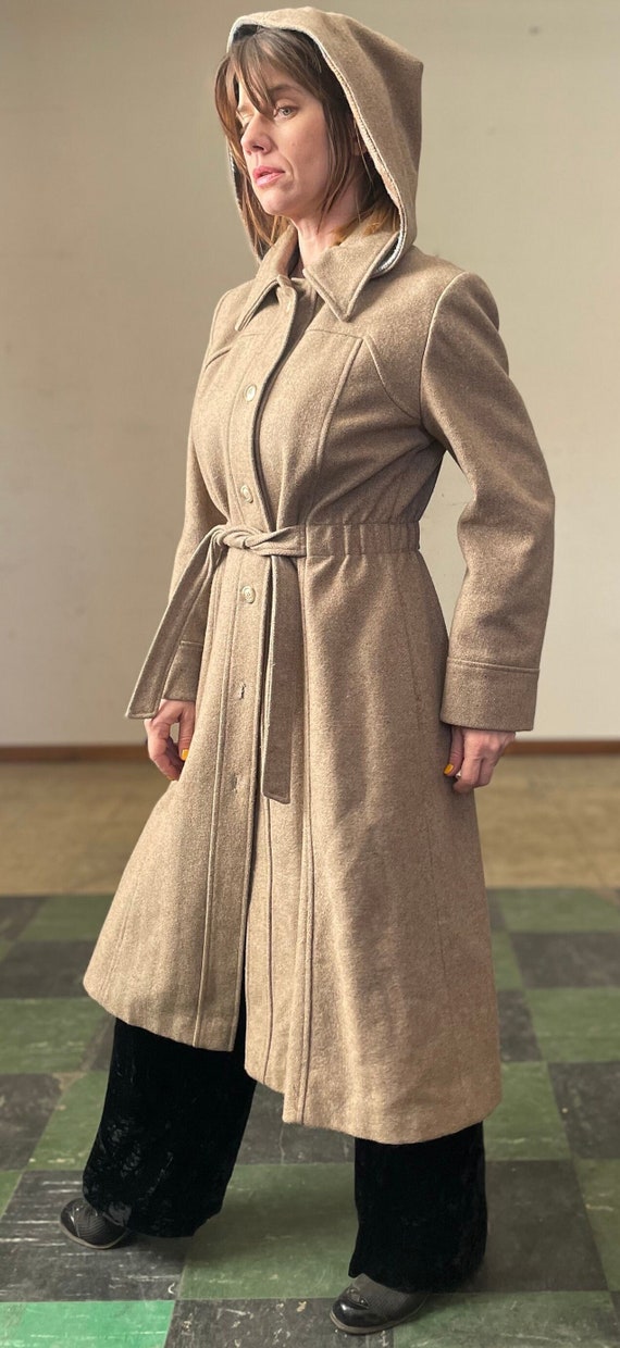 Vintage 70s Beige Tweed Hooded Jacket / Belted Woo