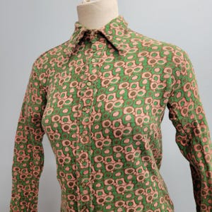 vtg 70s PATTERNED FUNKY BUTTONDOWN // vintage psychedelic blouse womens medium op art mod retro autumn knit flower power kitschy hippie top