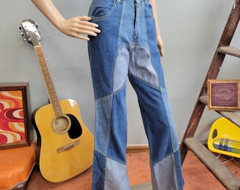 VTG des années 70 PATCHWORK BELL BELL BOTTOMS / vintage taille 7 xs femmes 22 taille denim patchwork petite retro flare pantalon jambe large taille haute boho hippie