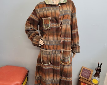 Abrigo de lana a cuadros estilo años 40: Chaqueta estilo suroeste con bordados y patchwork.