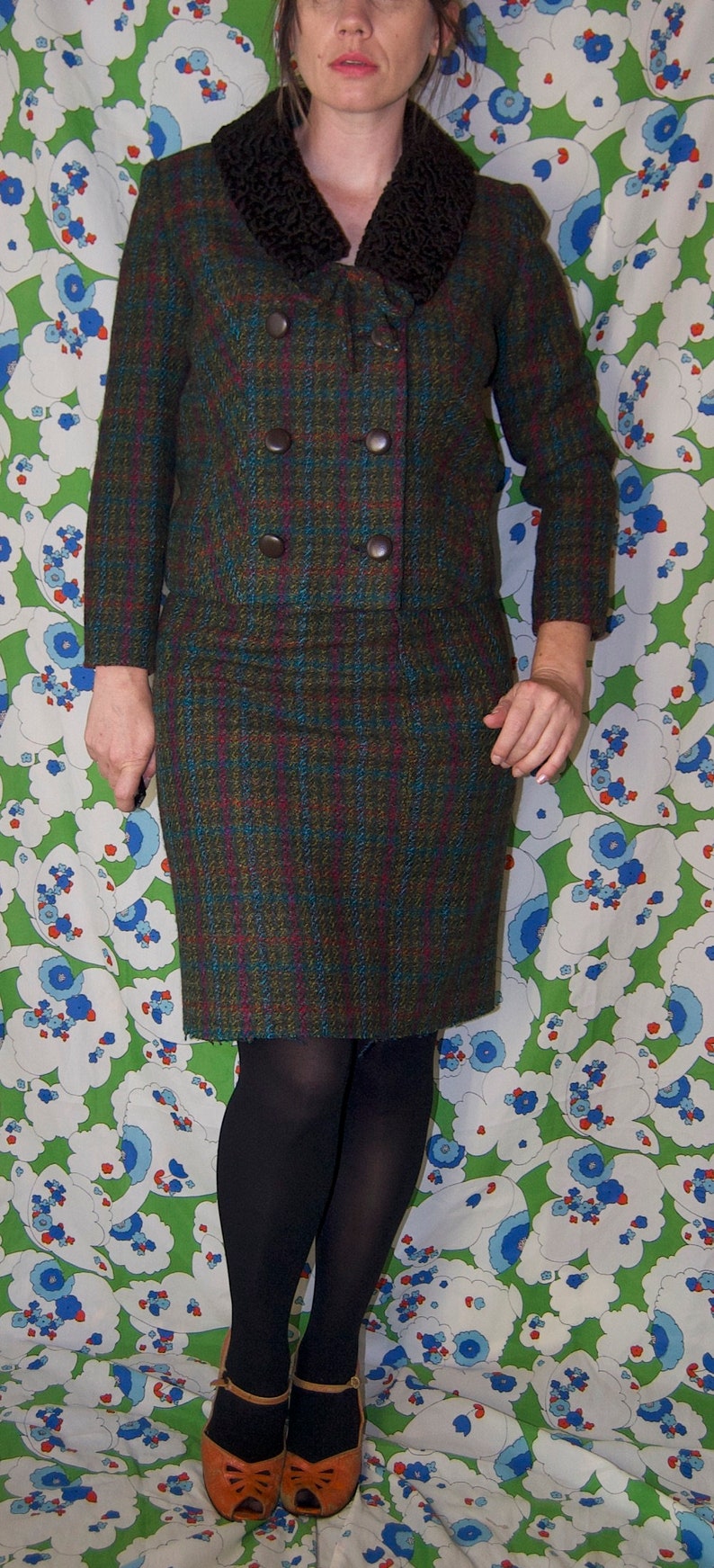 Vintage 1950's Mirramode 2 PIECE Green Pink & Blue PLAID Persian Lamb WOOL Mod Dress Pencil Skirt Suit image 2