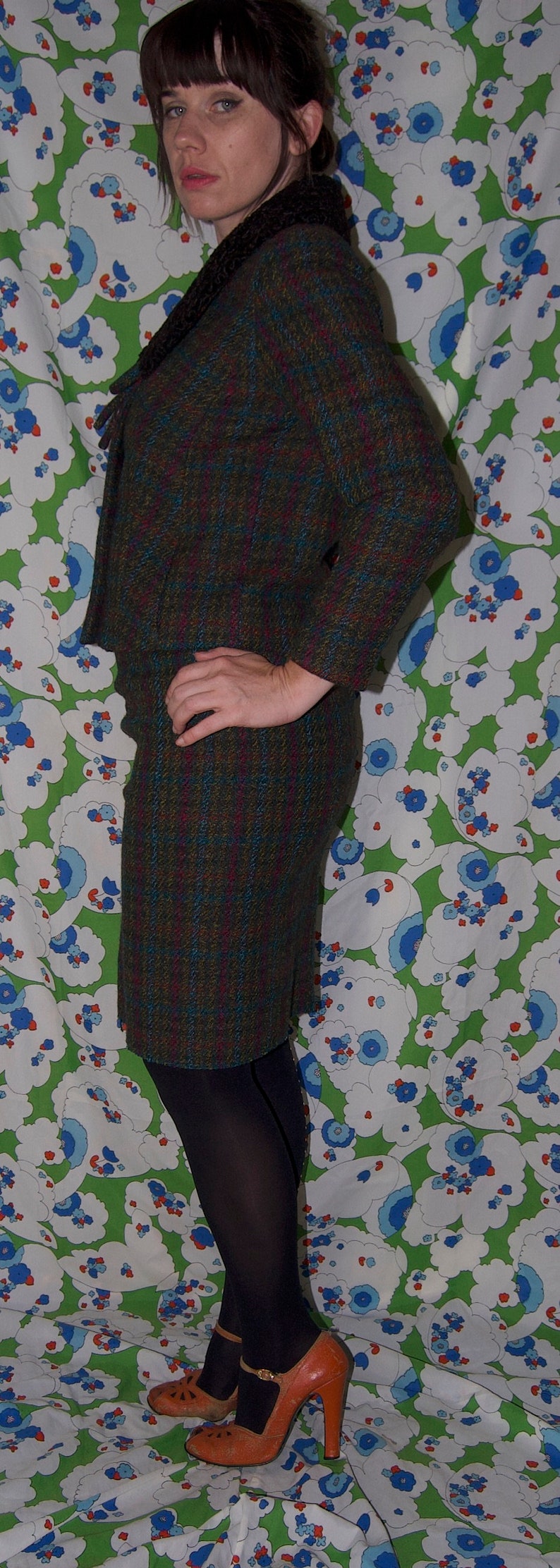 Vintage 1950's Mirramode 2 PIECE Green Pink & Blue PLAID Persian Lamb WOOL Mod Dress Pencil Skirt Suit image 4