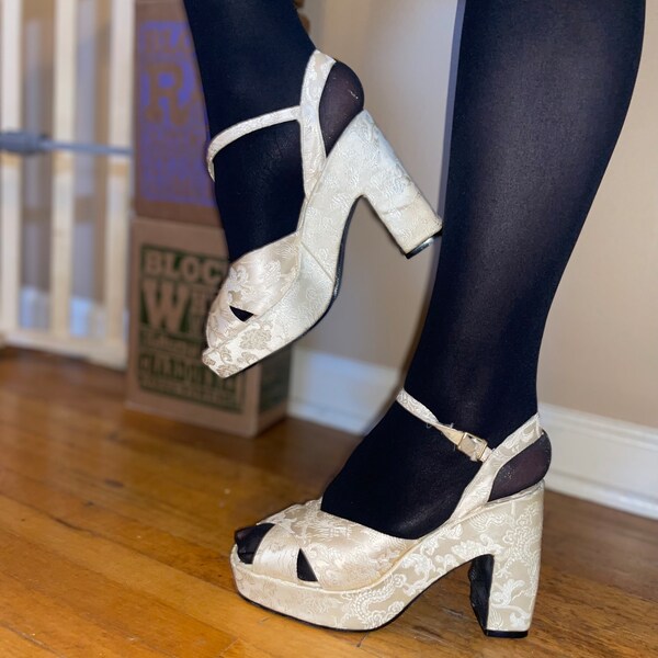 90s black and white shoes